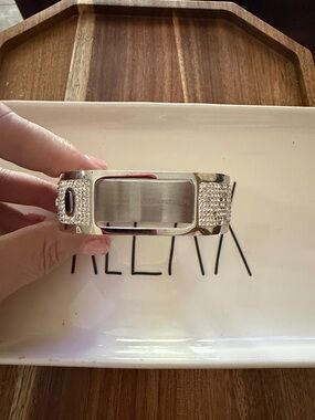 Garmin  Crystal Accent Bangle Bracelet for Watch